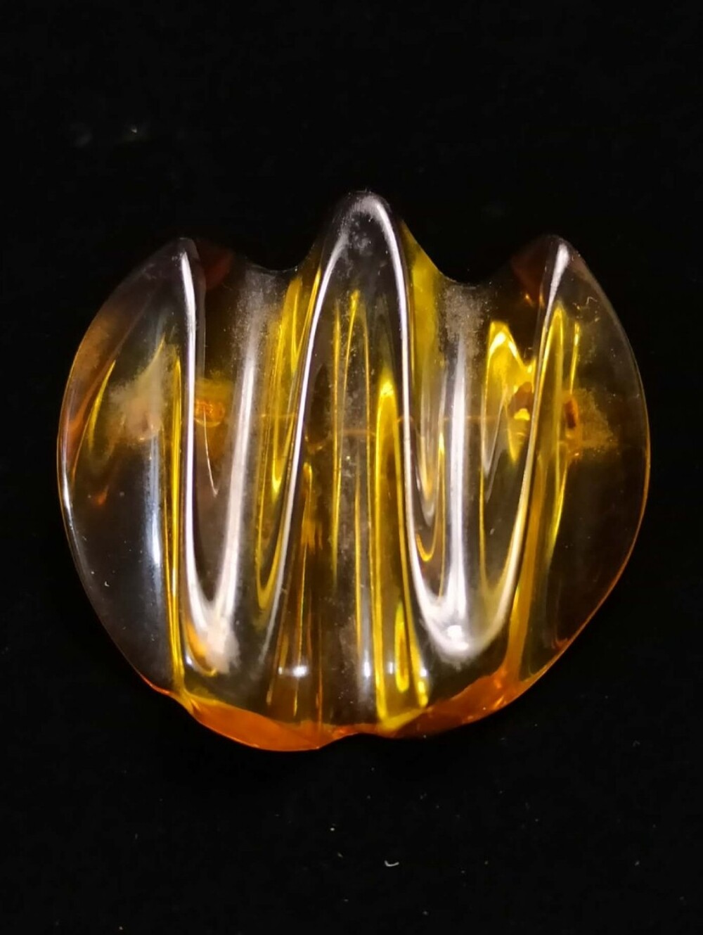 Vintage 1940s Art Deco Tested Bakelite Carved Amber Root Beer Brooch